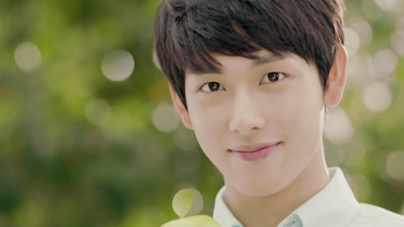 Idols Name ZE:A’s Im Siwan as the Next CF King Idols Name ZE:A’s Im Siwan as the Next CF King