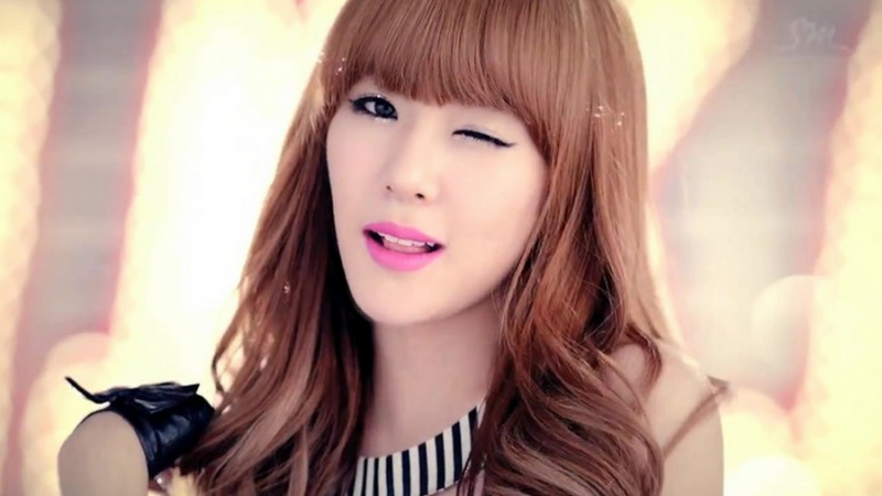 Girls’ Generation’s Tiffany Displays Sexy, Androgynous, and Cute Charms Girls’ Generation’s Tiffany Displays Sexy, Androgynous, and Cute Charms