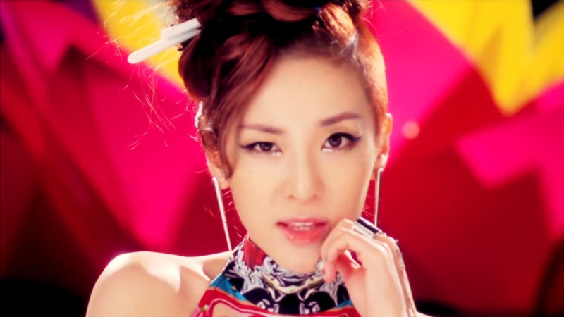 2NE1 Dara’s New Pants with Jeremy Scott Called “Disgusting” 2NE1 Dara’s New Pants with Jeremy Scott Called “Disgusting”