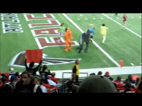 NFL Team Cosplays Yoo Jae Suk and Noh Hong Chul From “Gangnam Style” NFL Team Cosplays Yoo Jae Suk and Noh Hong Chul From “Gangnam Style”