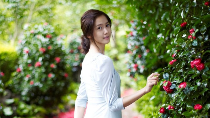 Girls’ Generation’s YoonA Looks Picture Perfect In Graduation Photos Girls’ Generation’s YoonA Looks Picture Perfect In Graduation Photos