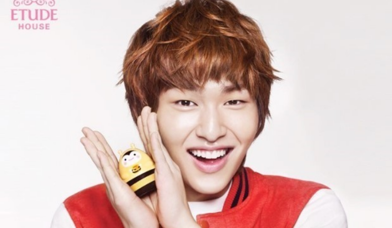 SHINee’s Onew’s Old B-Day Photo & Message Resurfaces and Confuses Fans SHINee’s Onew’s Old B-Day Photo & Message Resurfaces and Confuses Fans