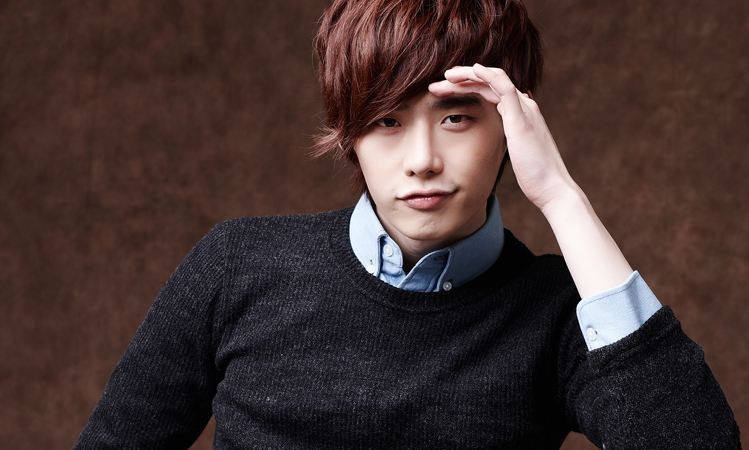 Lee Jong Suk Appeared in 2NE1’s Previous Music Video Lee Jong Suk Appeared in 2NE1’s Previous Music Video