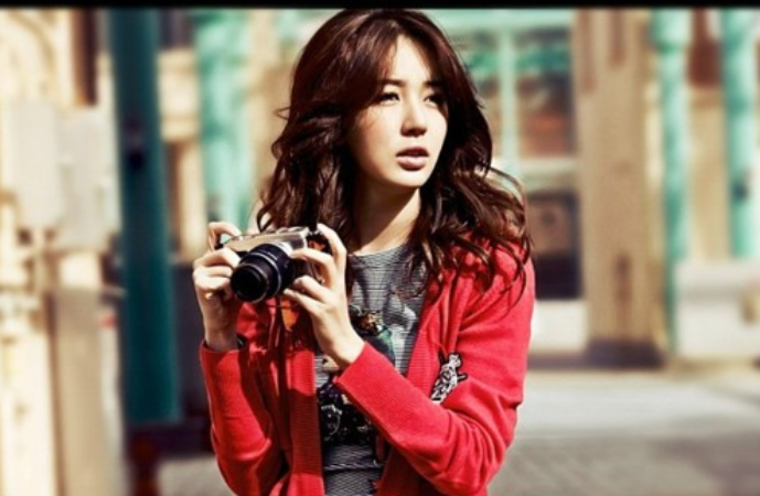 Yoon Eun Hye’s Outfits and Accessories from “I Miss You” Are Selling Like Hotcakes Yoon Eun Hye’s Outfits and Accessories from “I Miss You” Are Selling Like Hotcakes