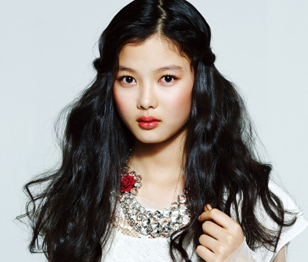 Kim Yoojung Reveals Her Handsome Brother Kim Yoojung Reveals Her Handsome Brother