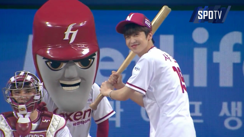 UP10TION Sings National Anthem And Throws First Pitch At Baseball Game UP10TION Sings National Anthem And Throws First Pitch At Baseball Game