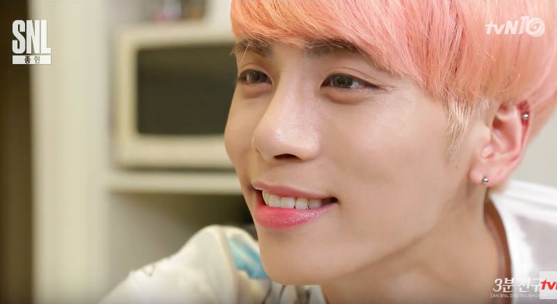 Watch: SHINee’s Jonghyun Becomes An Instant “3-Minute Friend” For “SNL Korea” Watch: SHINee’s Jonghyun Becomes An Instant “3-Minute Friend” For “SNL Korea”