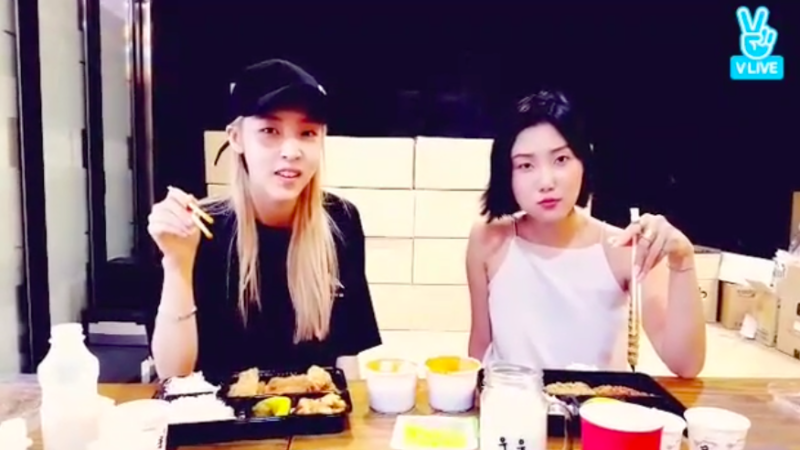 MAMAMOO’s Rapper Line Does Spicy Mukbang Penalty After Losing Chart Ranking Competition MAMAMOO’s Rapper Line Does Spicy Mukbang Penalty After Losing Chart Ranking Competition