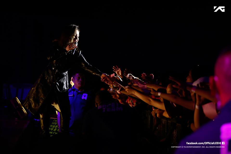 4 cosas que amamos del mini-concierto “Seoulite” de Lee Hi en Manila