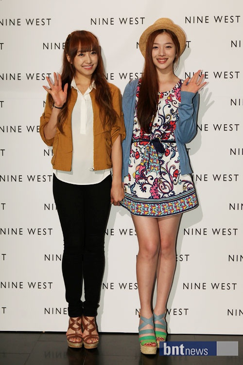 Victoria and Sulli Radiate Their Charms through Contrasting Styles Victoria and Sulli Radiate Their Charms through Contrasting Styles