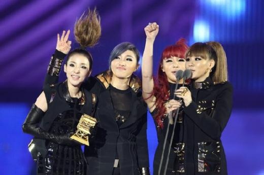CL Discusses 2NE1’s Goals for 2012