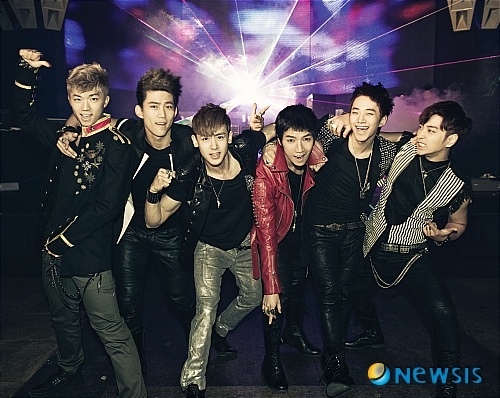 2PM Releases MV for "Give It To Me"