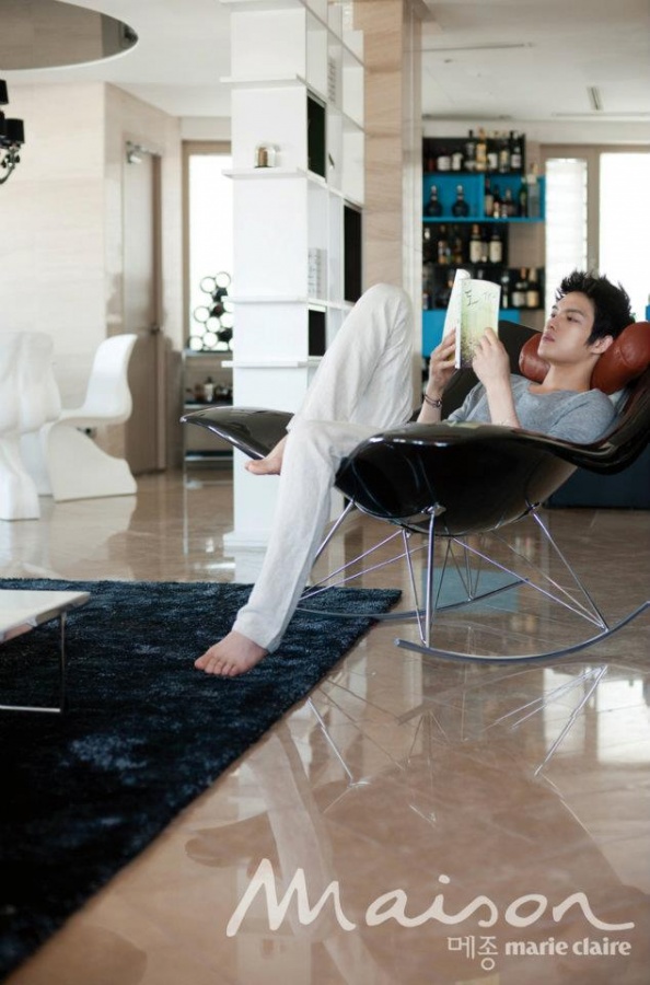 Marie Claire Reveals Exclusive Photos of Kim Jaejoong’s New Penthouse