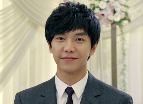 Lee Seung Gi Graces the Cover of Japanese Hallyu Magazine