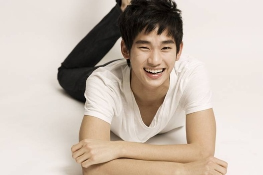 Kim Soo Hyun Chosen as Dessert Brand "Petitzel" Model