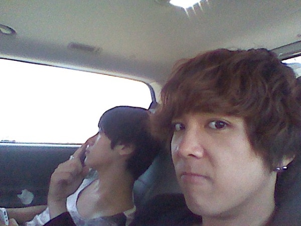 F.T. Island’s Lee Hongki Picks Min Hwan’s Nose