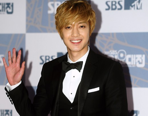 Kim Hyun Joong and After School’s Provocative Dance Performance Excites Fans