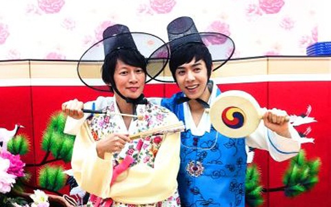Alexander is Ready to Celebrate Chuseok