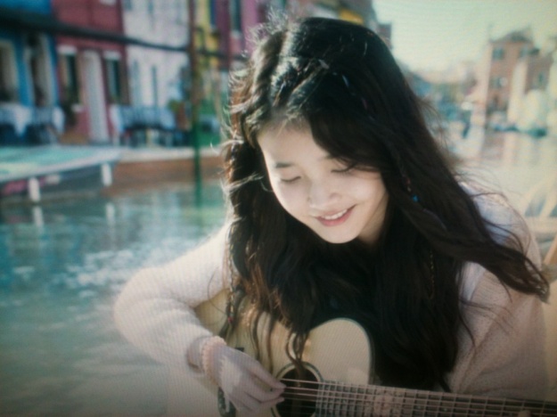 IU Receives 1,500 Pound Gift from Fans for Her Birthday