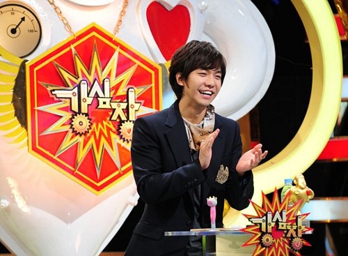 Lee Seung Gi Successfully Completes Solo Recording for “Strong Heart”
