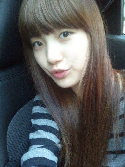 miss A Suzy Shows Off Her Clear Skin Through Selca