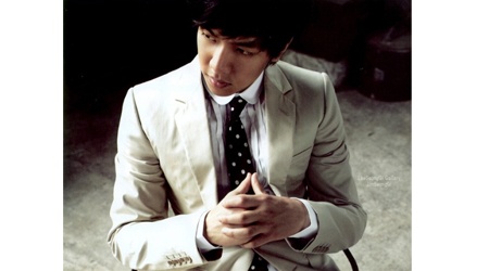 Lee Seung-Gi nominated for SBS MC Daesang