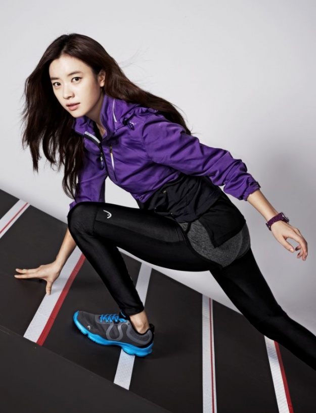 Han Hyo Joo Flaunts Winter Sportswear for "Head" CF