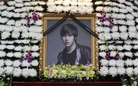 Friends and Family Say Their Final Farewells to Chae Dong Ha
