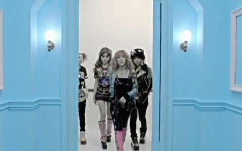 2NE1 Releases Short Ver. MV of "SCREAM"