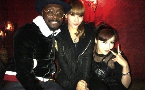 2NE1 Plays New Song by Will.I.Am at a Club in Seoul?