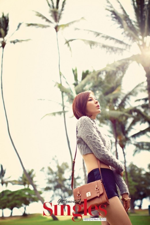 Kim Ha Neul Goes Sexy for "Singles" Magazine Shoot