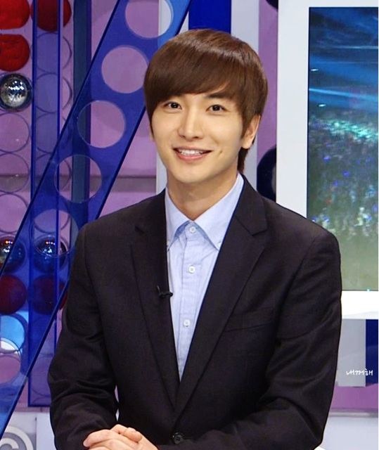 Fans Show Concern Over Super Junior’s Leeteuk’s Latest Tweet