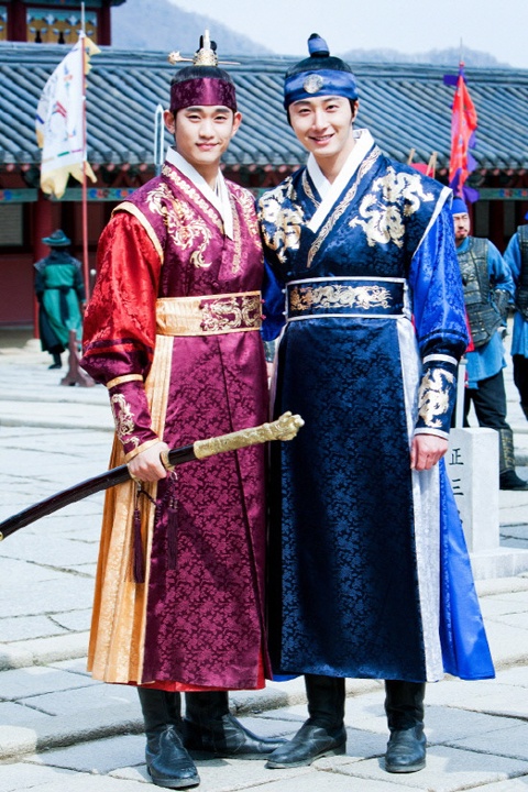 Which Male-Male Couple Did Netizens Pick as Their Favorite?