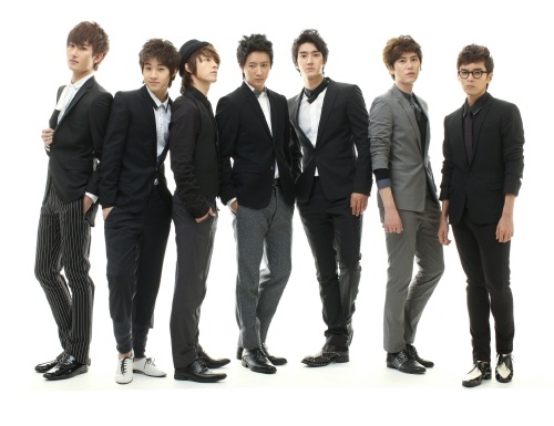 Super Junior-M Sparks Chaos in Taiwan’s Tao Yuan Airport