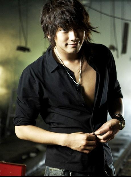Rain Deletes All Twitter Posts
