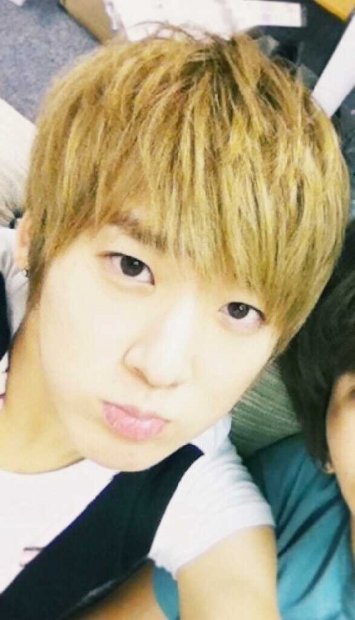 Kevin Woo Asks Fans to Help U-KISS Win on Music Programs
