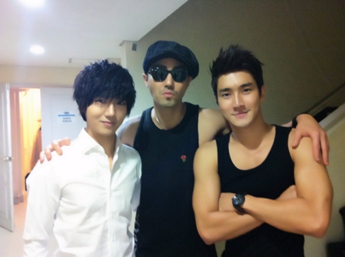 SuJu’s Siwon, Yesung, and Cha Seung Won Take a Photo Together