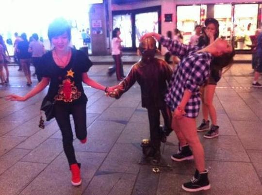 Jia and Min of miss A Go Crazy on the Streets of China?