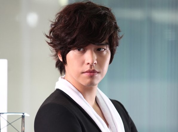 Lee Jang Woo Reveals His Ideal Type of Woman