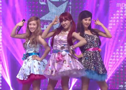TaeTiSeo Performs “Twinkle” on Music Core