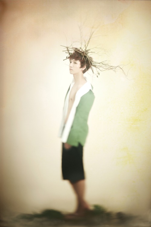 Teaser Photos of Yesung and Shindong Revealed