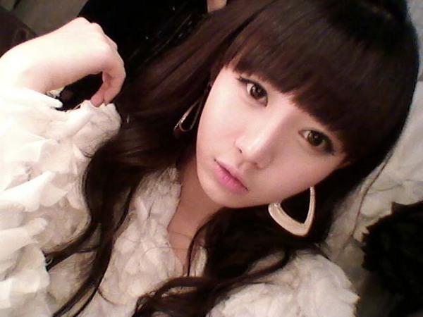 Girl’s Day Yura Posts Younger Pictures of Herself