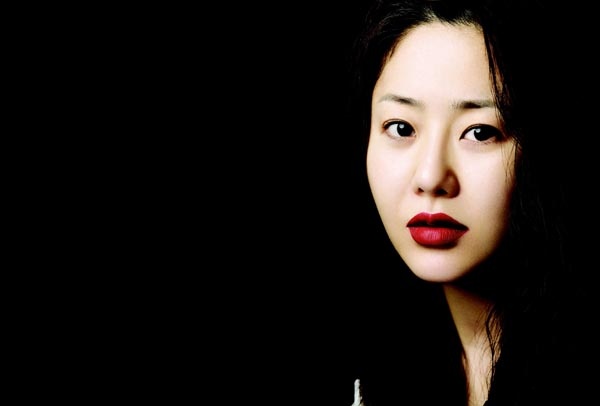 Cameras Capture Go Hyun Jung’s Pot Belly