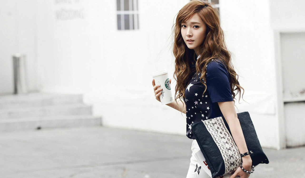 Girls’ Generation’s Jessica Spotted Shopping