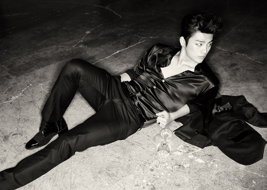 Seo In Guk Reveals His Provocative Girlfriend?