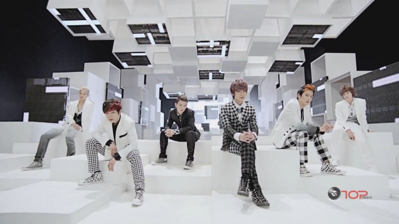 Teen Top Makes Their Comeback Performances on Inkigayo
