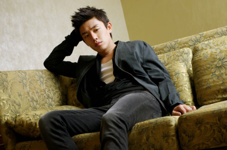 Yoo Ah In Reveals Thoughts About His Role in “Fashion King”