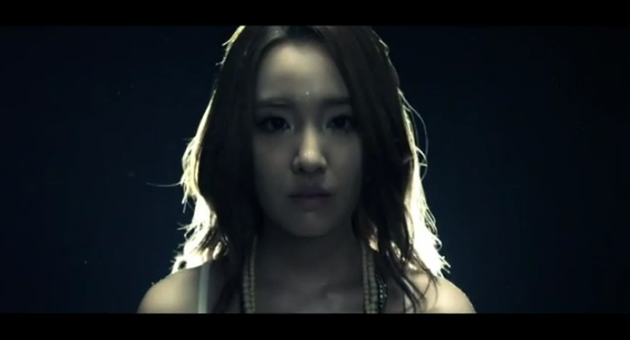 Younha Releases Teaser for Upcoming Album “Supersonic”