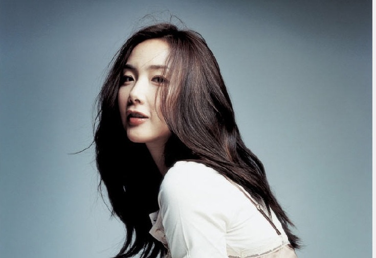Choi Ji Woo Returns to Small Screen as “The Housekeeper”