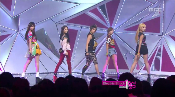 f(x) Performs “Electric Shock” on Music Core